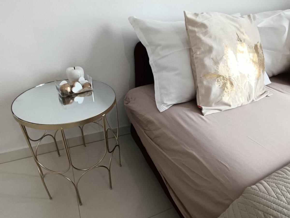 Apartamenty Wiktoryn 6A Warschau Buitenkant foto