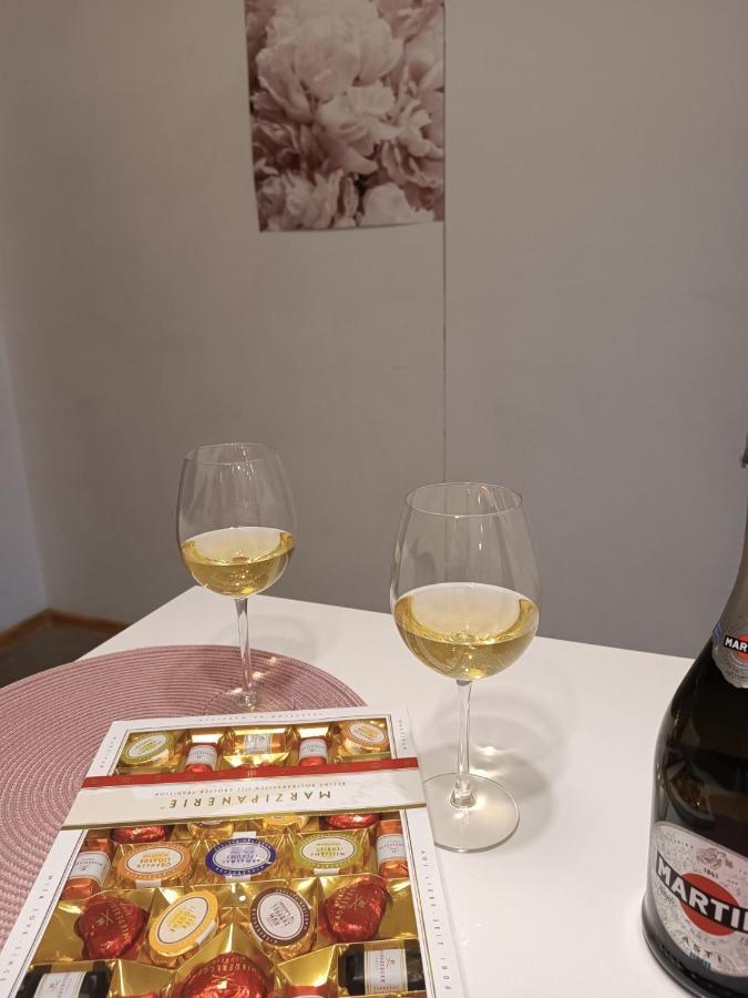 Apartamenty Wiktoryn 6A Warschau Buitenkant foto