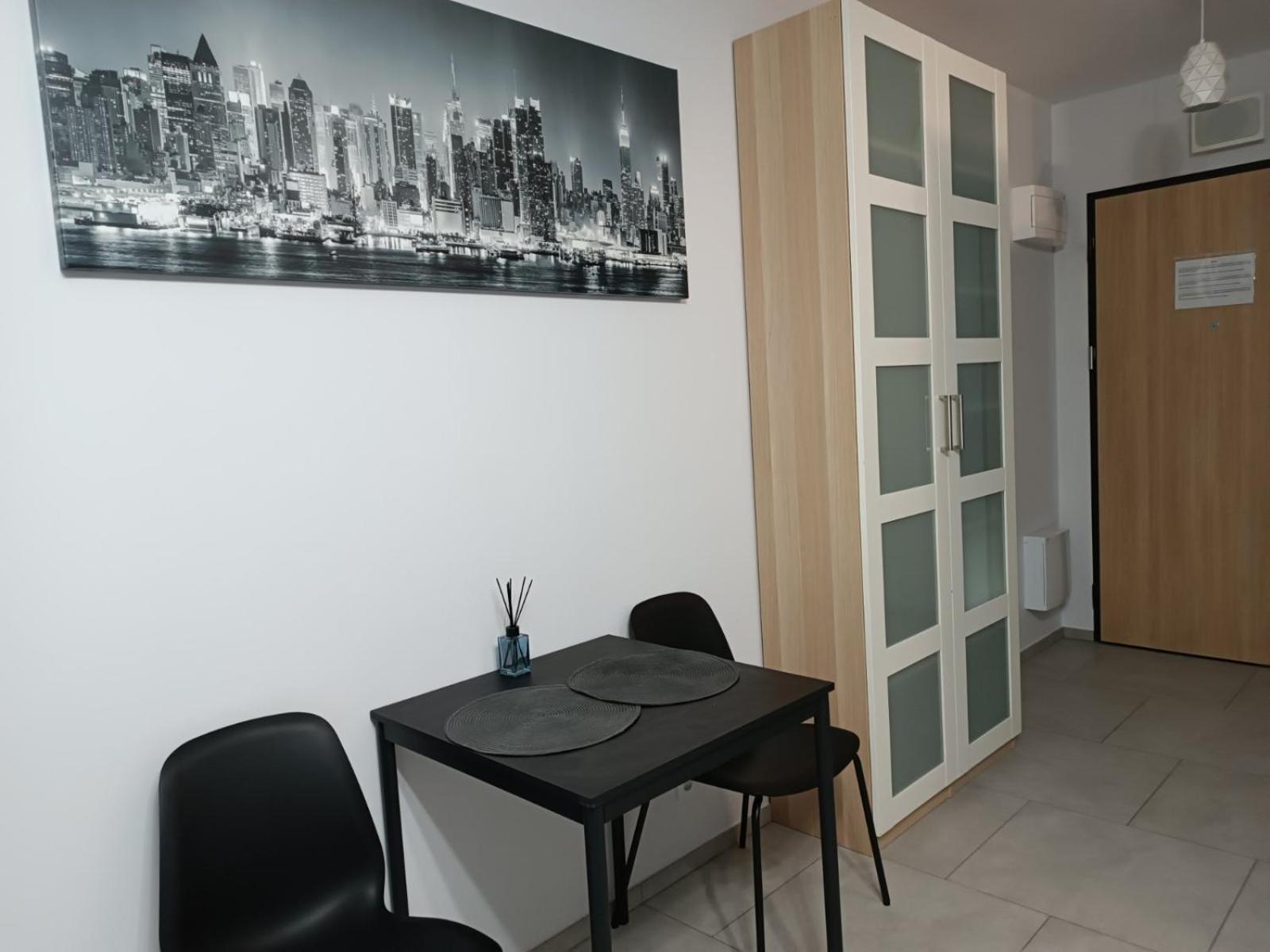 Apartamenty Wiktoryn 6A Warschau Buitenkant foto